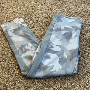 Women’s medium Athleta leggings